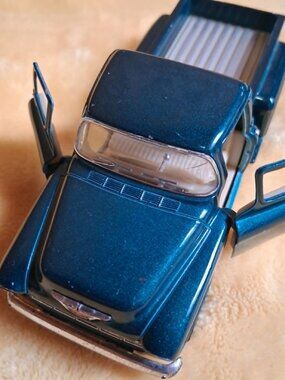 KINSMART 1955 STEPSIDE PICKUP DIE CAST